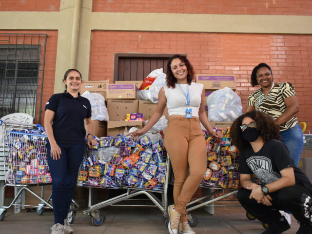 Mais de 2 mil absorventes foram arrecadados e doados, garantindo dignidade menstrual a diversas pessoas no município
